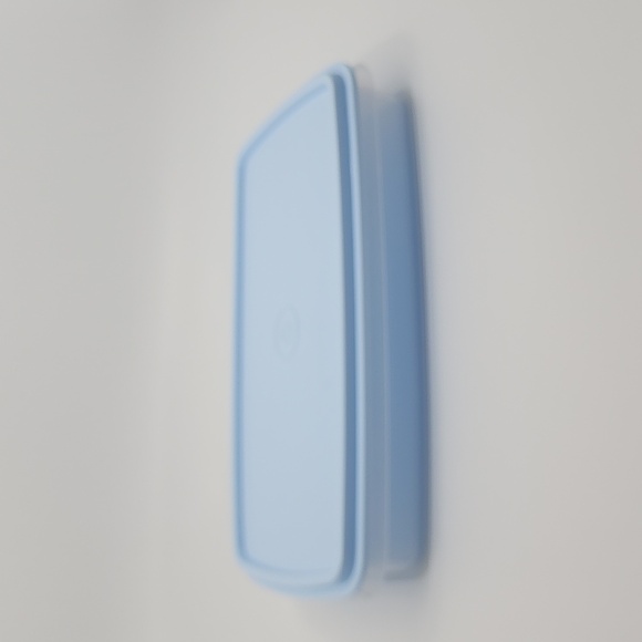 Tupperware Snack-Stor Slim Container New - Picture 1 of 7